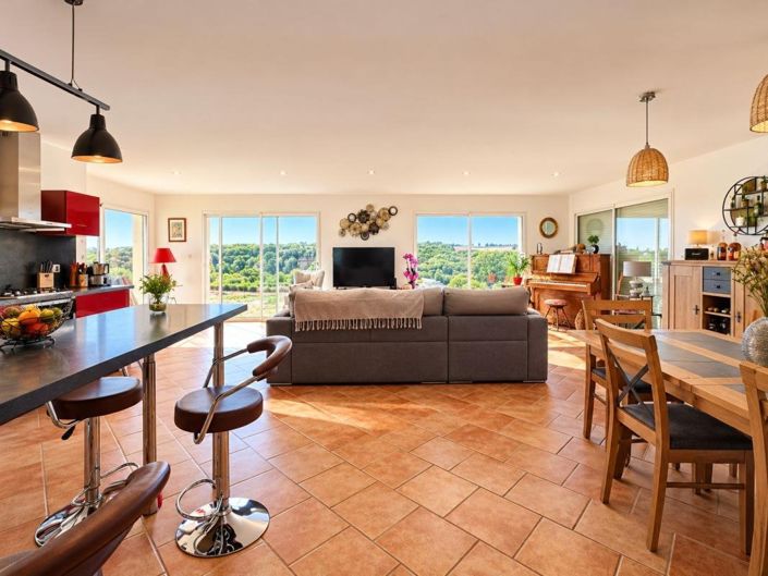 Image No.4-7 Bed House for sale