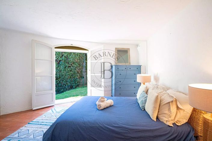 Image No.10-4 Bed House for sale