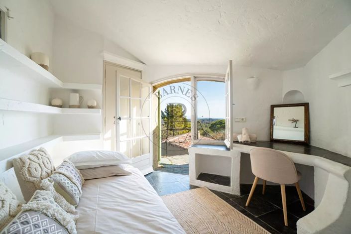 Image No.7-4 Bed House for sale