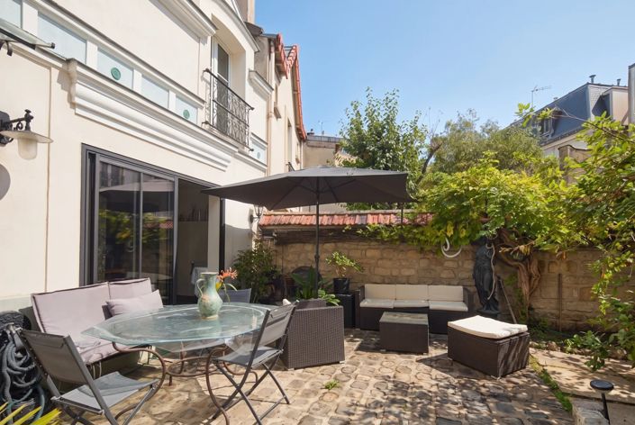 Image No.12-2 Bed House for sale