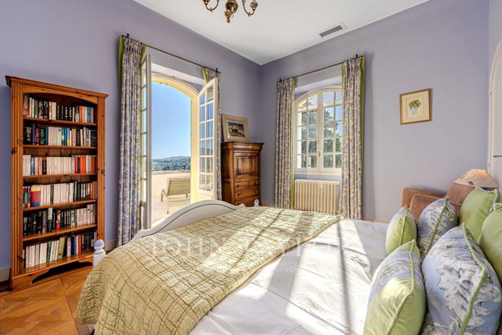 Image No.21-7 Bed House for sale