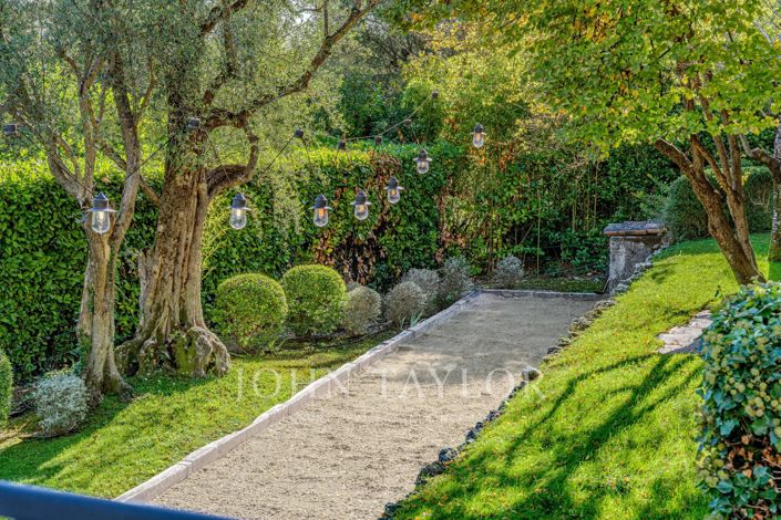Image No.33-7 Bed House for sale
