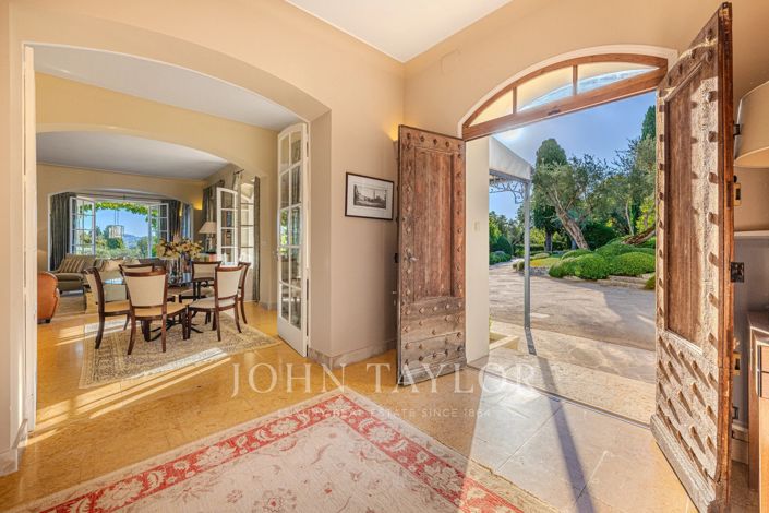 Image No.7-7 Bed House for sale