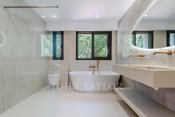 Image No.17-5 Bed House for sale