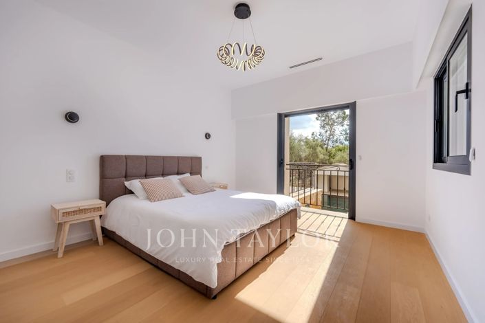 Image No.23-5 Bed House for sale