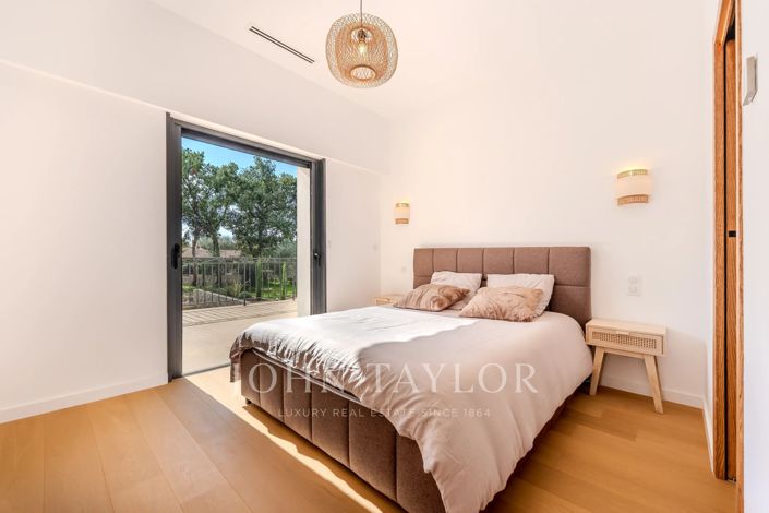 Image No.25-5 Bed House for sale