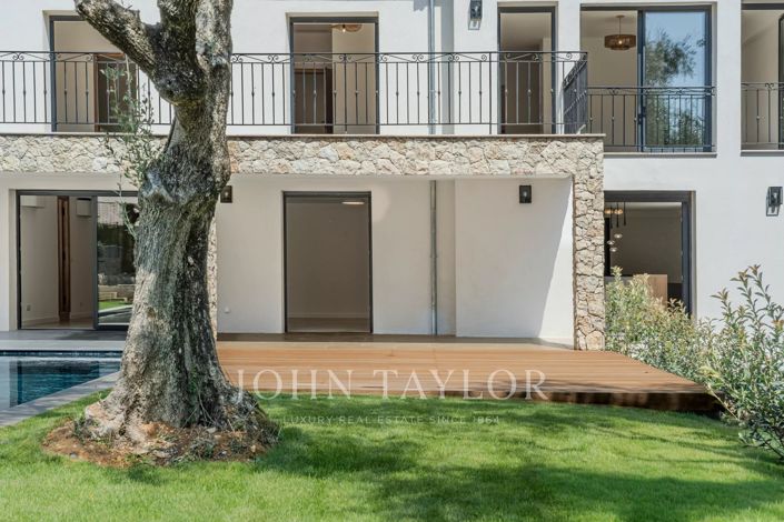 Image No.26-5 Bed House for sale