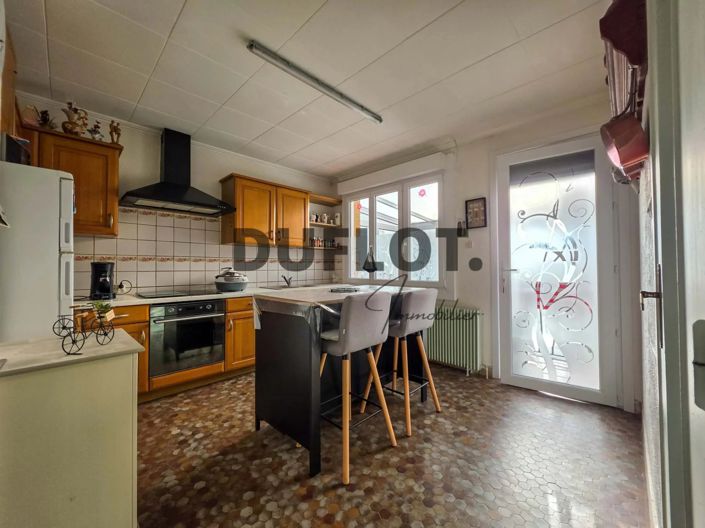 Image No.9-2 Bed House for sale