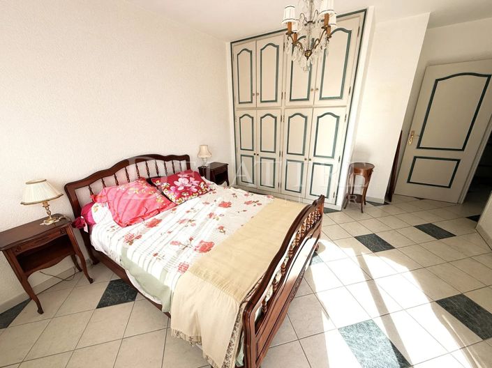 Image No.8-3 Bed Apartment for sale