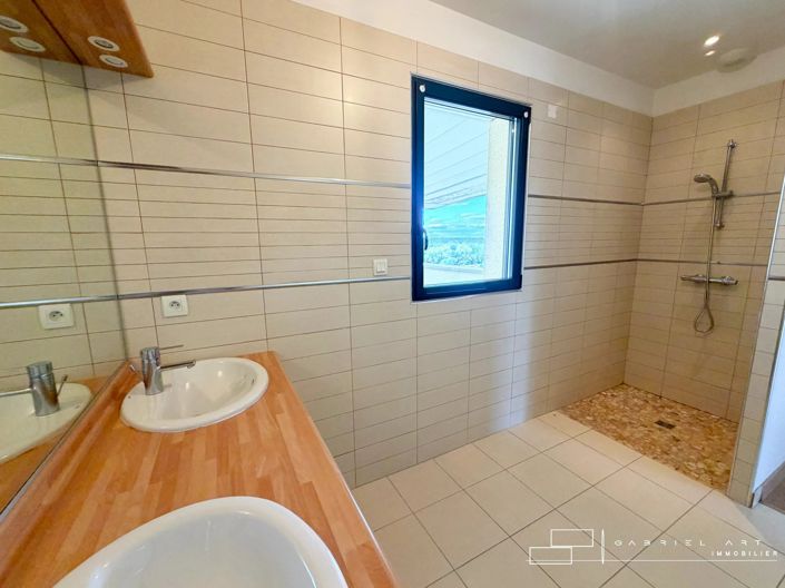 Image No.14-3 Bed House for sale
