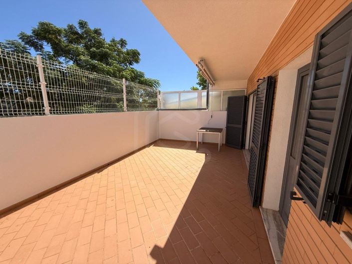 Image No.17-4 Bed House for sale