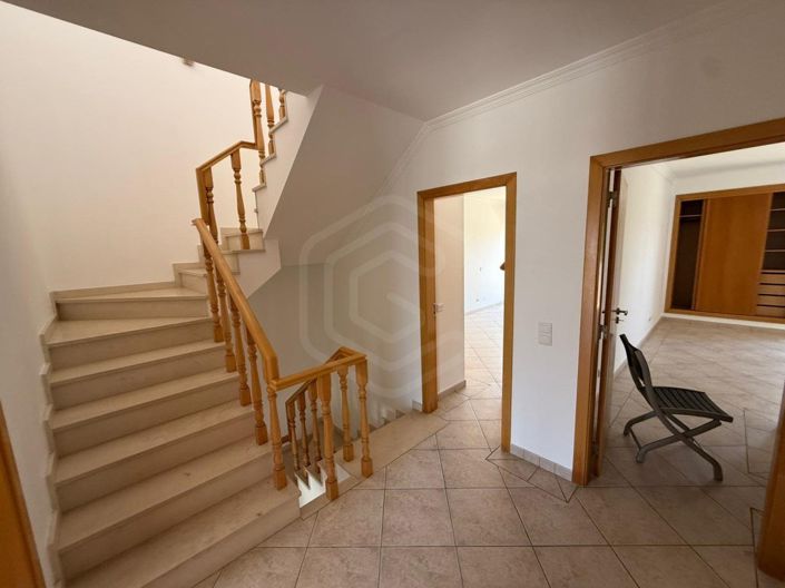 Image No.19-4 Bed House for sale