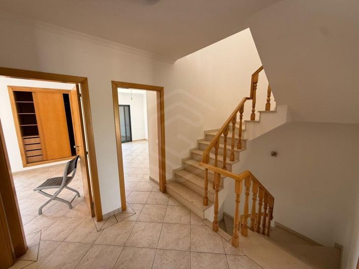 Image No.20-4 Bed House for sale