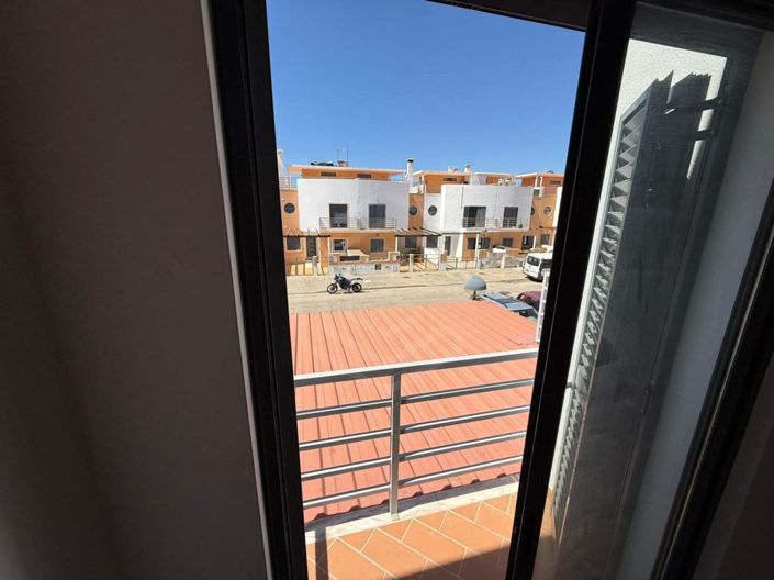 Image No.21-4 Bed House for sale