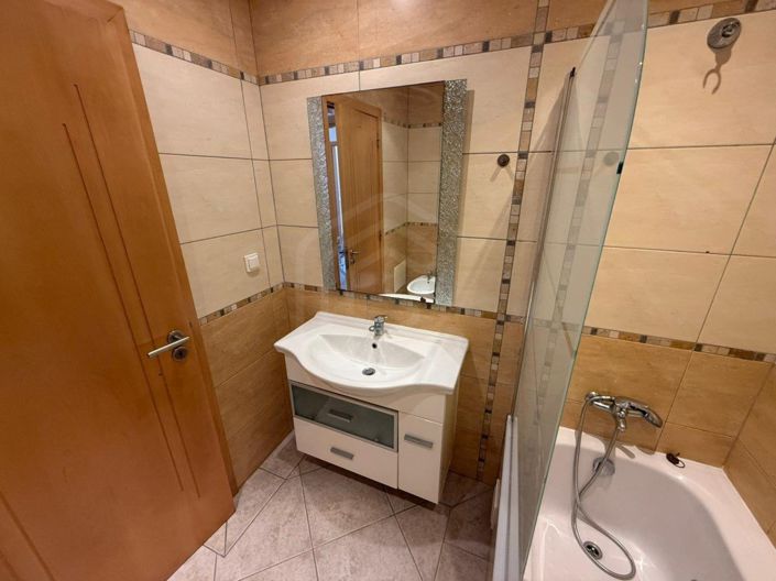Image No.25-4 Bed House for sale