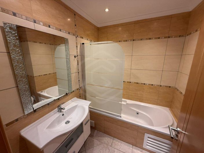 Image No.26-4 Bed House for sale