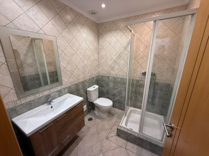 Image No.37-4 Bed House for sale
