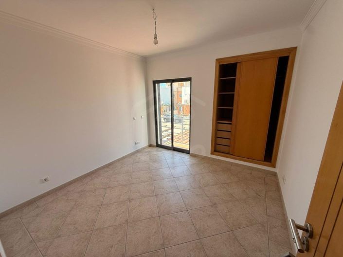 Image No.38-4 Bed House for sale
