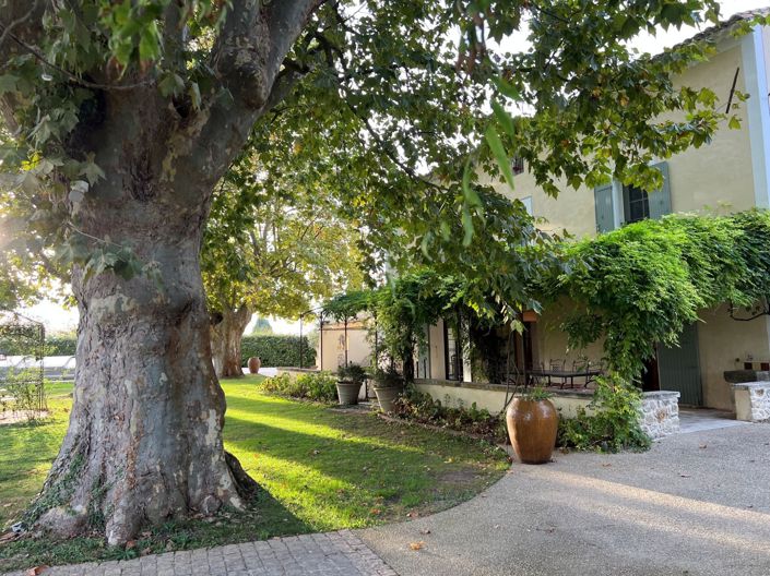 Image No.10-6 Bed Property for sale
