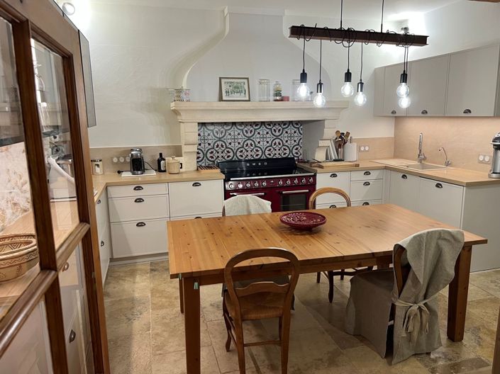 Image No.16-6 Bed Property for sale
