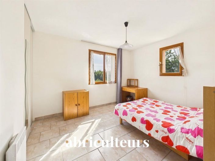 Image No.10-5 Bed House for sale