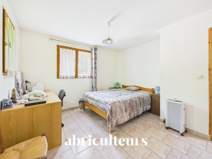 Image No.11-5 Bed House for sale