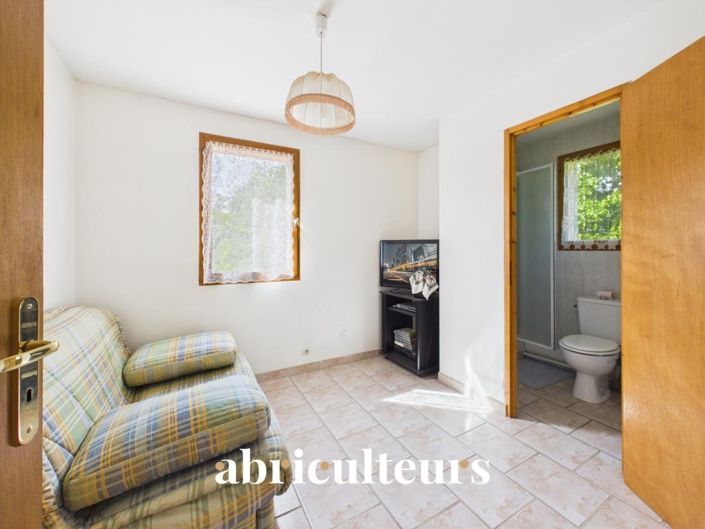 Image No.12-5 Bed House for sale