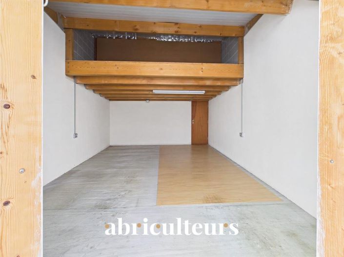 Image No.18-5 Bed House for sale