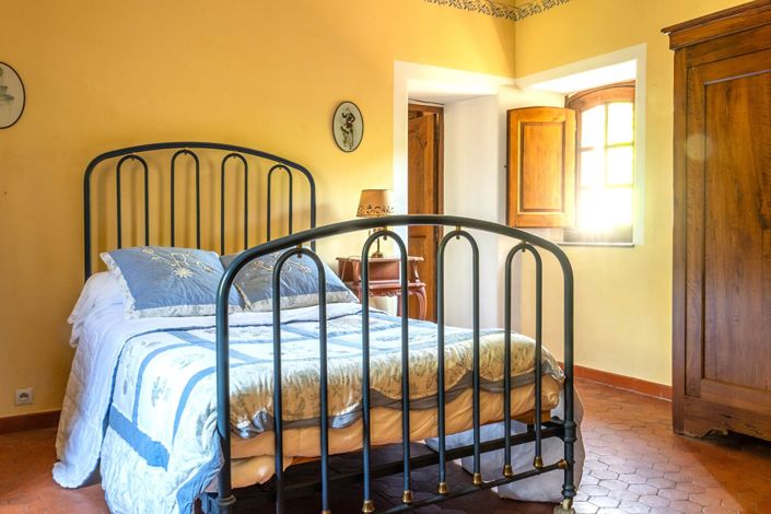 Image No.14-4 Bed House for sale