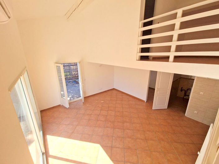 Image No.4-2 Bed House for sale