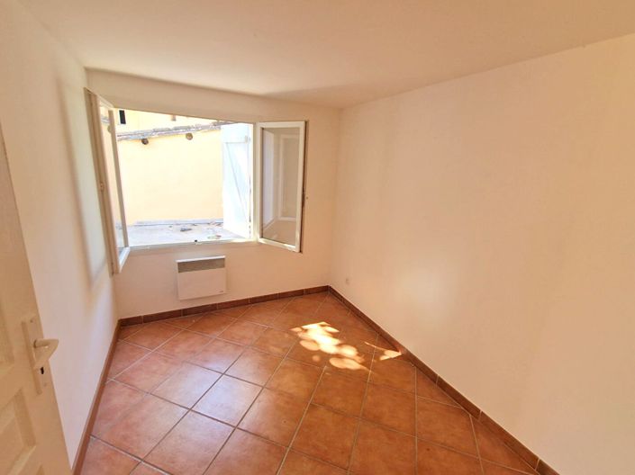Image No.5-2 Bed House for sale