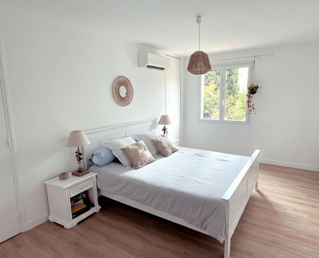 Image No.10-5 Bed House for sale
