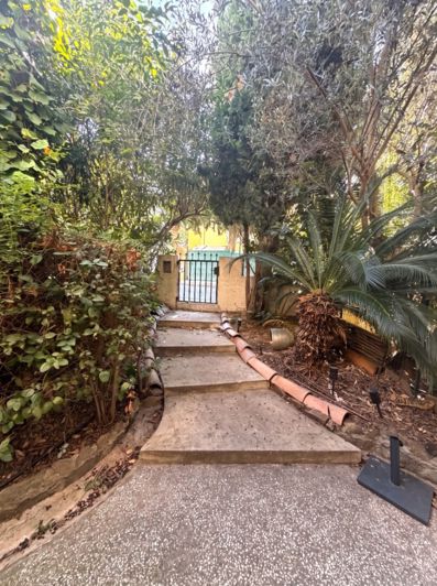 Image No.3-5 Bed House for sale