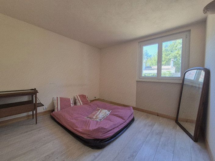 Image No.10-4 Bed House for sale