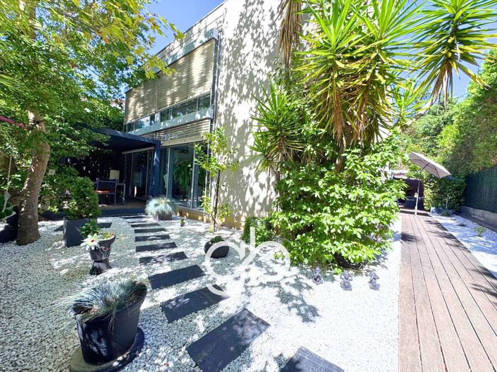 Image No.2-4 Bed House for sale
