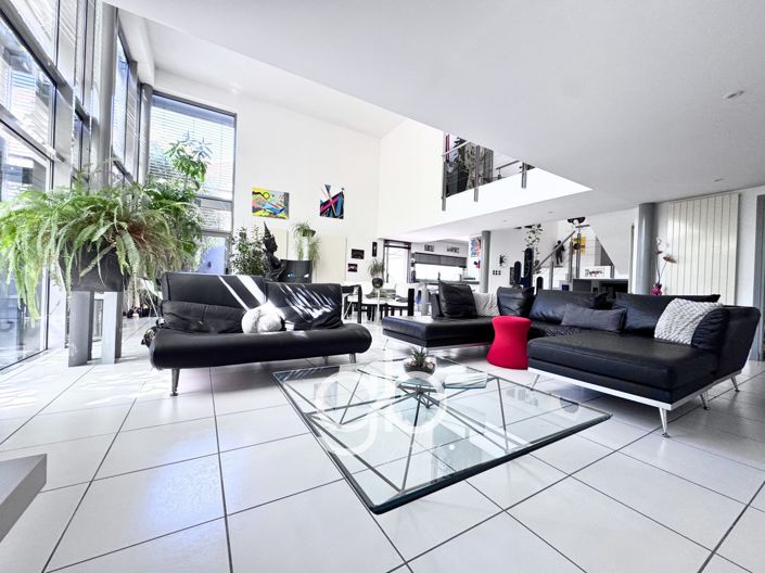 Image No.6-4 Bed House for sale