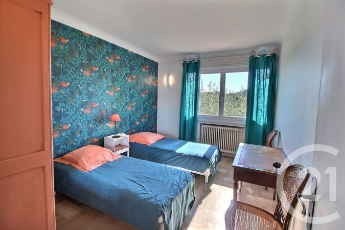 Image No.10-5 Bed House for sale