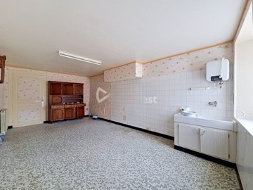 1 - Vaux-en-Dieulet, House