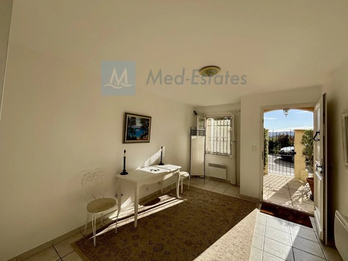 Image No.14-3 Bed House for sale