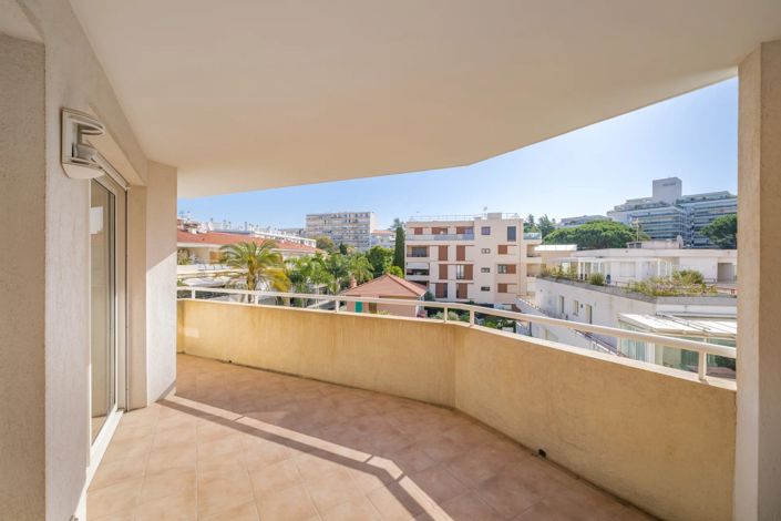 Image No.2-Apartment for sale