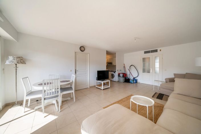 Image No.8-Apartment for sale