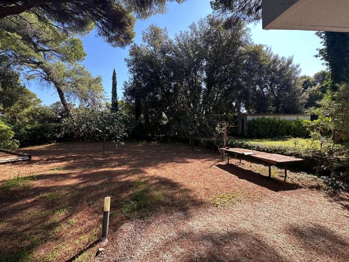 Image No.30-6 Bed House for sale