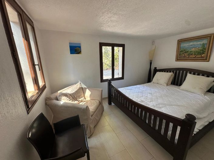 Image No.35-6 Bed House for sale
