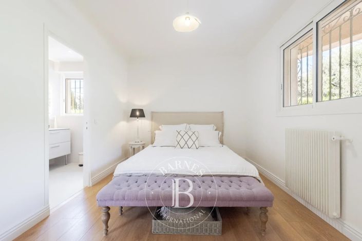 Image No.13-5 Bed House for sale