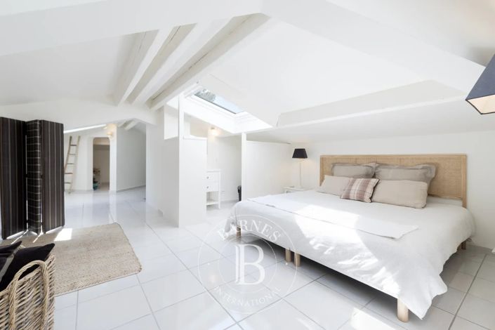 Image No.14-5 Bed House for sale