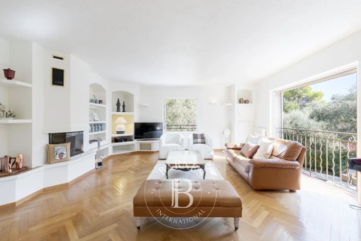 Image No.4-5 Bed House for sale