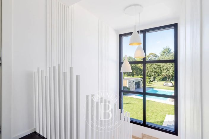 Image No.14-5 Bed House for sale