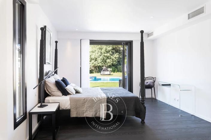 Image No.16-5 Bed House for sale