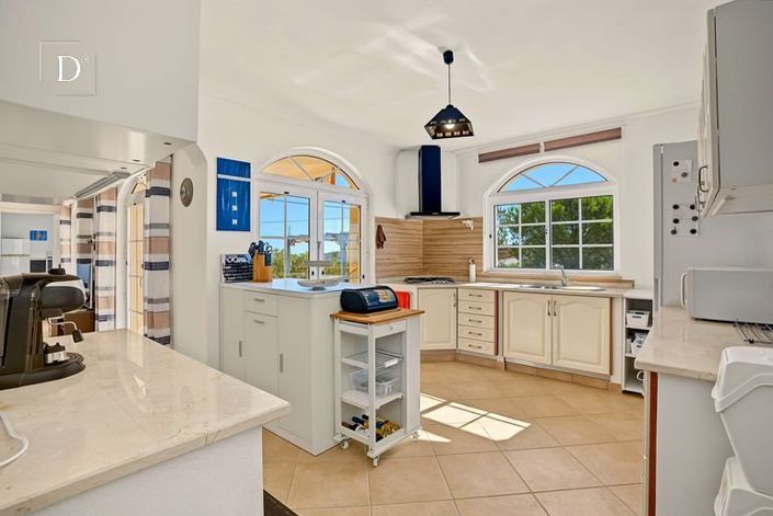 Image No.5-3 Bed House for sale