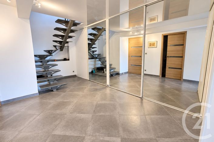 Image No.7-3 Bed House for sale